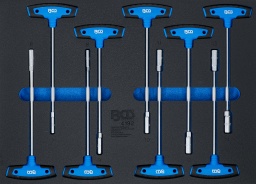 Finition de haute qualité pour utilisation dans l’artisanat et l’industrie Pour écrous et têtes de vis à six pans de 6 - 14 mm Exécution longue Poignée transversale en matière plastique extra-lourde Permet de visser dans des zones difficiles d’accès Avec marquage de la matière et de la taille sur chaque douille à poignée en T Avec trou de suspension Insert en mousse dure robuste de haute qualité Les outils sont rangés dans les compartiments de l’insert en mousse dure qui les protège contre tout déplacement Chaque outil a sa place individuelle correspondante Disposition ordonnée des différente douilles à poignée en T pour trouver rapidement la taille requise Convient pour toutes les servantes d’atelier et systèmes d’unités murales de BGS Contenu de la livraison : 1 clé à douille à poignée en T, hexagonale | 6 mm (art. 7806) 1 clé à douille à poignée en T, hexagonale | 7 mm (art. 7807) 1 clé à douille à poignée en T, hexagonale | 8 mm (art. 7808) 1 clé à douille à poignée en T, hexagonale | 9 mm 1 clé à douille à poignée en T, hexagonale | 10 mm (art. 7810) 1 clé à douille à poignée en T, hexagonale | 11 mm (art. 7811) 1 clé à douille à poignée en T, hexagonale | 12 mm 1 clé à douille à poignée en T, hexagonale | 13 mm (art. 7813) 1 clé à douille à poignée en T, hexagonale | 14 mm (art. 7814)
