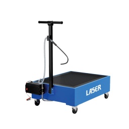 Vidangeur d'huile à bas niveau, conçu pour être poussé sous les véhicules hauts, tels que les véhicules utilitaires et les grandes camionnettes, et équipé d'une pompe électrique pour l'évacuation de l'huile usagée.
Également équipé de 4 roulettes robustes, 2 fixes et 2 pivotantes avec freins, pour faciliter la mobilité.
Capacité maximale du réservoir de stockage : 76 L.
Utilise une pompe électrique pour la vidange de l'huile usagée (pompage). 300 W, 12 V CC – 25 A.
Dimensions du réservoir : 700 x 600 x 165 mm. Dimensions hors tout : 1065 x 975 x 269 mm. Longueur du tuyau de vidange d'huile : 1 800 mm. Diamètre du tuyau : 12 mm.
Chariot principal en acier de 1,2 mm d'épaisseur.
Comprend également : 4 roulettes de 75 mm – 2 fixes et 2 pivotantes avec freins. Agréé CE.