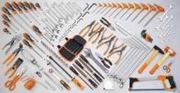 Composition de 132 outils
31/B6N: 2÷8 mm
32: pointeau 5 mm
35: burins nervurés 200mm
42: clés mixtes 6÷22mm
55: clés à fourches 6x7 - 8x9 - 10x11 - 12x13 - 14x15 - 16x17 - 18x19 - 20x22mm
96N/SC9: clés mâles 6 pans coudées 1,5 - 2 - 2,5 - 3 - 4 - 5 - 6 - 8 - 10mm
96T/SP11: clés mâles 6 pans à poignée en T 2÷10 mm
97TX/B13: clés mâles coudées pour vis à empreinte Torx T6÷T50
111E: Clé à molette à ouverture graduée, chromée 300mm
920A/SB13: douilles 6 pans 1/2" sur rail 10÷22mm
920/21: rallonge - 1/2" 125 mm
920/22: rallonge - 1/2" 255 mm
920/25: cardan 1/2"
920/42: poignée coulissante 1/2"
920/50: cliquet réversible à glissières 1/2"
952: clés à béquille à cardan 8 - 10 - 12 - 13 - 17 - 19 mm
965: pince levier plate coudée 450 mm
1032: pinces pour circlips intérieurs à becs droits 180 - 225 mm
1034: pinces pour circlips intérieurs à becs coudés 170 - 210 mm
1036: pinces pour circlips extérieurs à becs droits 175 - 225 mm
1038: pinces pour circlips extérieurs à becs coudés 175 - 220 mm
1048N: Pince multiprise entrepassée 250 mm
1057A: pince - étau à becs droits 240 mm
1084GBM: pince coupante diagonale à faible effort de coupe, branchées gainées confort bi-matières, finition industrielle 200 mm
1092V: pince coupante frontale articulée, série lourde 200mm
1112: cisaille type américain coupe droite 250mm
1128BMX: ciseaux d’electricien
1150GBM: pince universelle, branches gainées confort bi-matières, modèle grande capacité, finition industrielle 180 mm
1260: tournevis pour vis à fente 3x75 - 4x100 - 5,5x125 - 6,5x150 mm
1260N: tournevis à lame courte pour vis à fente 6,5x30 mm
1260E: tournevis avec 6 pans pour vis à fente 8x175 - 10x200 mm
1262: tournevis pour vis Phillips® PH0x100 - PH1x120 - PH2x100 mm
1262N: tournevis à lame courte pour vis Phillips® PH2x30 mm
1262E: tournevis avec 6 pans pour vis Phillips® PH3x175mm
1262L: tournevis à lame longue pour vis Phillips® PH2x400 mm
1264L: tournevis à lame longue fraisée pour vis à fente 6,5x400 mm
1370: marteau de mécanicien 500 g
1390: maillet à embouts nylon, manche en bois Ø 45 mm
1491: clé à sangle pour filtres à huile
