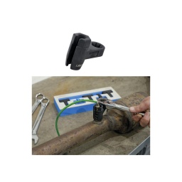 Cette douille de 14 mm pour capteur de gaz d'échappement série courte est utilisée pour la dépose et l'installation des capteurs de température des gaz d'échappement (EGT).
Elle est dotée d'une fente sur le côté, ce qui permet de la fixer sur le faisceau de câbles, et peut être actionnée à l'aide d'une clé de 24 mm ou d'un cliquet à carré de 1/2", ce qui la rend idéale pour les endroits d'accès difficile ou lorsqu'un couple plus important est nécessaire pour défaire des capteurs serrés ou grippés.
Série courte - longueur : 66 mm
Adaptée aux capteurs de température des gaz d'échappement (EGT) à 6 pans de 14 mm sur divers véhicules du groupe VW.
La combinaison d'une clé ouverte et d'un cliquet à carré de 1/2" permet d'appliquer un couple plus important.
Peut être actionnée par un cliquet à carré de 1/2" ou une clé de 24 mm en fonction de l'accès. En chrome-molybdène avec fini au phosphate noir.
D'autres tailles sont disponibles, voir les références 8999 (17 mm), 8998 (19 mm), 8063 (22 mm), 8590 (24 mm).