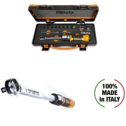 Clé dynamométrique à cliquet Zero-Reset avec douilles et rallonges dans un étui
Grâce à sa nouvelle conception, il n'est plus nécessaire de remettre à zéro la clé après son utilisation.
COFFRET COMPLET : 1 clé dynamométrique 666/2, avec carré d'entrainement mâle 1/4'' et de plage de serrage 5 à 25 Nm, est complétée d'un assortiment complet de douilles 900, des rallonges 900/, et des adaptateurs 900/16 et 895/1.
TECHNOLOGIE ZÉRO-RESET : Grâce à des matériaux ultra-performants et à des traitements thermiques précis sur le ressort et sur les composants du système de réglage, il n'est plus nécessaire de remettre à zéro la clé en fin d'utilisation.
RÉGLAGE FACILE : L'échelle graduée du vernier permet de régler avec précisions le couple de serrage pouvant aller jusqu'au dixième de Nm.
PLUS GRANDE VISIBILITÉ : La double échelle graduée en Nm permet une visibilité plus claire et plus facile du couple.
CLIQUET RÉVERSIBLE : Mécanisme à 72 dents permet une utilisation précise et rapide de la clé, garantissant un angle de reprise de 5° de serrage. Pour une serrage à droite avec une précision de serrage du couple : ± 3 %.
MANCHE BI-MATIÈRE : Poignée ergonomique permettant une prise en main sûre et confortable. Fabriquée à partir de matériaux résistants : aux carburants, à l'huile et aux produits industriels.
SYSTÈME DE VERROUILLAGE DU COUPLE : Bouton de verrouillage/déverrouillage avec une bague rouge haute visibilité signalant la position déverrouillée.
Le couple se règle grâce à la rotation de la poignée.
MÉCANISME À CLIC : Le clic mécanique est audible et palpable.
100 % FABRIQUÉ EN ITALIE : Entièrement conçues et fabriquées en Italie, assemblées, testées et certifiées dans le Dynalab de Beta, à notre siège social de Sovico, se traduisant par des clés dynamométriques de qualité Premium.