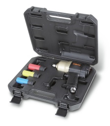 -Mécanisme à double frappe
-Légère et équilibrée pour un plus grande facilité d'utilisation
-Couple de serrage élevée
-Commande d'inversion à levier
-Trois niveaux de réglage de la puissance de vissage
-Échappement de l'air par la poignée
-Silencieuse
350x305x86 mm