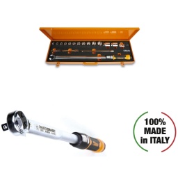 Clé dynamométrique à cliquet Zero-Reset avec douilles et rallonges dans un étui
Grâce à sa nouvelle conception, il n'est plus nécessaire de remettre à zéro la clé après son utilisation.
COFFRET COMPLET : 1 clé dynamométrique 666/30, avec carré d'entrainement mâle 1/2'' et de plage de serrage 60 à 300 Nm, est complétée d'un assortiment complet de douilles 920A, des rallonges 920/20, 920/21 et 920/22 et d'un adaptateur 920/16.
TECHNOLOGIE ZÉRO-RESET : Grâce à des matériaux ultra-performants et à des traitements thermiques précis sur le ressort et sur les composants du système de réglage, il n'est plus nécessaire de remettre à zéro la clé en fin d'utilisation.
RÉGLAGE FACILE : L'échelle graduée du vernier permet de régler avec précisions le couple de serrage pouvant aller jusqu'au dixième de Nm.
PLUS GRANDE VISIBILITÉ : La double échelle graduée en Nm permet une visibilité plus claire et plus facile du couple.
CLIQUET RÉVERSIBLE : Mécanisme à 72 dents permet une utilisation précise et rapide de la clé, garantissant un angle de reprise de 5° de serrage. Pour une serrage à droite avec une précision de serrage du couple : ± 3 %.
MANCHE BI-MATIÈRE : Poignée ergonomique permettant une prise en main sûre et confortable. Fabriquée à partir de matériaux résistants : aux carburants, à l'huile et aux produits industriels.
SYSTÈME DE VERROUILLAGE DU COUPLE : Bouton de verrouillage/déverrouillage avec une bague rouge haute visibilité signalant la position déverrouillée.
Le couple se règle grâce à la rotation de la poignée.
MÉCANISME À CLIC : Le clic mécanique est audible et palpable.
100 % FABRIQUÉ EN ITALIE : Entièrement conçues et fabriquées en Italie, assemblées, testées et certifiées dans le Dynalab de Beta, à notre siège social de Sovico, se traduisant par des clés dynamométriques de qualité Premium.