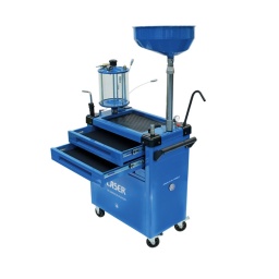 Adaptée aux ateliers qui utilisent déjà le poste de vidange d'huile Laser 9127 comprenant les outils, la référence Laser 9286 offre la même solution pratique sans dupliquer l'outillage.
Poste mobile de vidange d'huile, combinant un bac de vidange par gravité classique réglable en hauteur (1,6 à 1,9 m), une trémie de vidange sous vide et un réservoir pour huile usagée dans un poste autonome entièrement mobile.
Comprend également trois tiroirs de rangement.
Capacité maximale du réservoir de stockage :
70 L avec jauge visuelle. Bac de vidange : 10 L. Pichet doseur (à vide) : 10 L. Tuyaux d'aspiration d'huile : 1 x 5 mm de diamètre, 2 x 6 mm de diamètre, 2 x 8 mm de diamètre x 700 mm de long.
Utilise l'air comprimé d'atelier pour l'aspiration et la vidange. Alimentation en air 110 psi max. (8 bar).
Chariot principal en acier. Dimensions (poignée comprise) : 790 (l) x 420 (p) x 890 mm (h).
Caractéristiques : 4 roulettes quatre pouces – 2 fixes et 2 pivotantes avec freins ; 3 tiroirs pour le rangement.
Hauteur de travail minimale : 1 600 mm. Hauteur de travail maximale : 1900 mm.