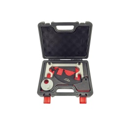 Kit de calage pour moteurs Mercedes Diesel 1.8 et 2.1
Pour moteurs diesel à chaîne de distribution Mercedes-Benz OM651 1.8/2.1/2.2 CDI
Affectations véhicules : Mercedes-Benz: Classe A, Classe B, Classe C Coupé, Classe C Cabriolet, Classe E, Classe E Coupé, Classe E Cabriolet,
CLA Coupé, CLA Shooting Brake, CLS, GLA, GLC, GLC Coupé, GLE, GLK, Classe M, Classe S, SLC, SLK, Sprinter, Valente, V-Class, Viano, Vito
Jeep: Compass, Patriot
Codes moteurs : Moteur 1.8 : 651.901
Moteur 2.1 : 651.930, 651.921, 651.960, 651.913, 651.916, 651.912, 651.961, 651.980, 651.9, 651.956, 651.955, 651.957, 651.950, 651.940, 651.910, 651.911, 651.924, 651.925, 651.922, 651.911, 651.924
Moteur 2.2 : 651.925, ENE (651.925)
Codes OEM : 651 589 09 40 00, 651 589 00 40 00, 651 589 02 63 00
