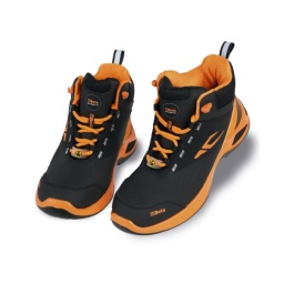 Chaussure montante FitEVOLUTION en microfibre, déperlante
Le brevet FIT 4 YOU, se distingue par 3 semelles inserts ETPU fournies, de densités et couleurs différentes permettant à l'utilisateur de personnaliser sa chaussure en fonction de son poids, de sa taille et de ses exigences personnelles.
S3S FO SR ESD - EN ISO 20345:2022