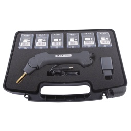 Idéale pour la réparation plastique en toute autonomie. Facile d'utilisation grâce à sa tête articulée 4 positions idéale pour travailler dans les angles ou dans les espaces confinés. Equipée d'une protection thermique (cycle de travail de 30 secondes). Equipée également d'une Led en tête pour éclairer le point de travail Livrée avec 300 agrafes en acier inoxydable. Plus produit Rapidité d'intervention Caractéristiques Caractéristiques : - longueur (hors électrode) : 220mm - longueur totale : 255 mm - largeur : 35mm - température de chauffe : 600°C - courant d'entrée : DC 5V 2A - courant de sortie : 3.7 8A Max - batterie : 3.7V 4000mAh Li-ion - temps de charge : 3H - capacité 400 agrafes avec batterie en une charge (agrafeuse chaude)