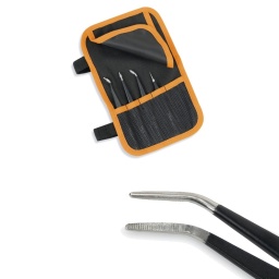 Jeu de 4 brucelles ESD, amagnétiques et résistantes aux acides
Contenu du kit
- 1 brucelle à becs droits fins, ronds et à pointes striées
- 1 brucelle à becs coudés fins, ronds et à pointes striées
- 1 brucelle à becs ronds coudés et striés
- 1 brucelle à becs droits et à pointes extra fines