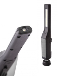 Mini baladeuse 360° ik07 Baladeuse compacte. Clip stylo en acier inoxydable à l'arrière du boîtier. Caractéristiques : - 2W COB en façade + 3W 1818 SMD LED de haute qualité en tête - intensités lumineuses en façade 2 positions 100 - 200 lumens - intensité lumineuse en tête 120 lumens - dimensions: 175x20x25mm